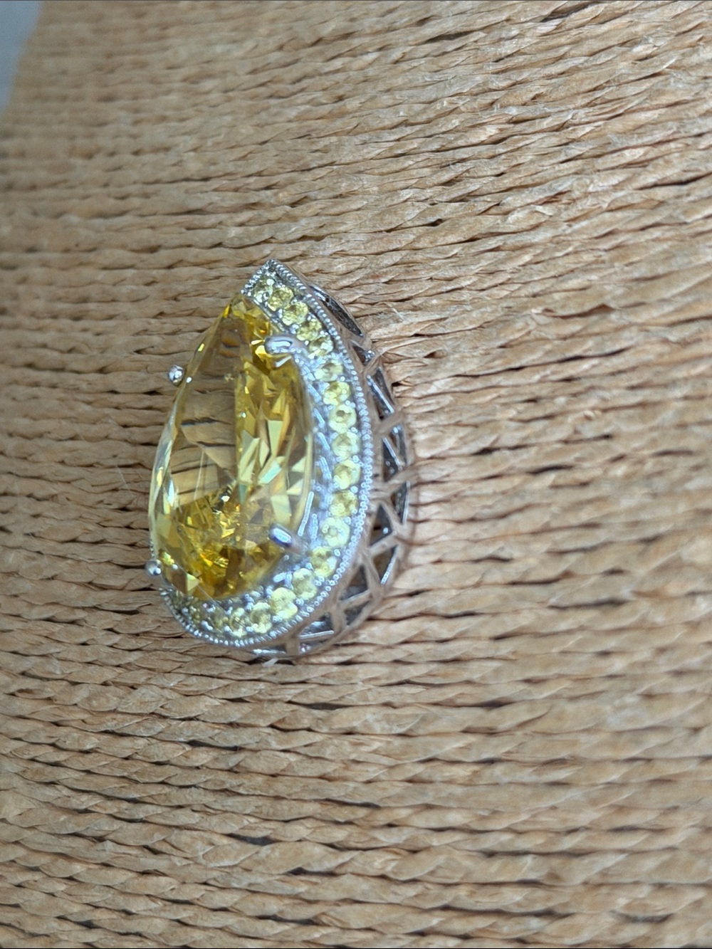 Citrine pendant large surrounded by citrine encased sterling silver latticed fr - Picture 3 of 13